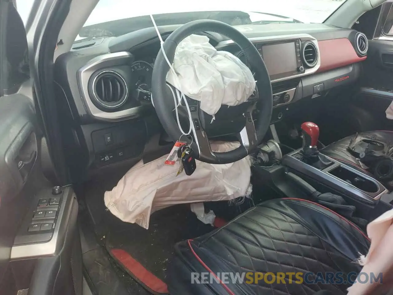 8 fotografías del automóvil dañado 3TMAZ5CN0PM213228 TOYOTA TACOMA 2023