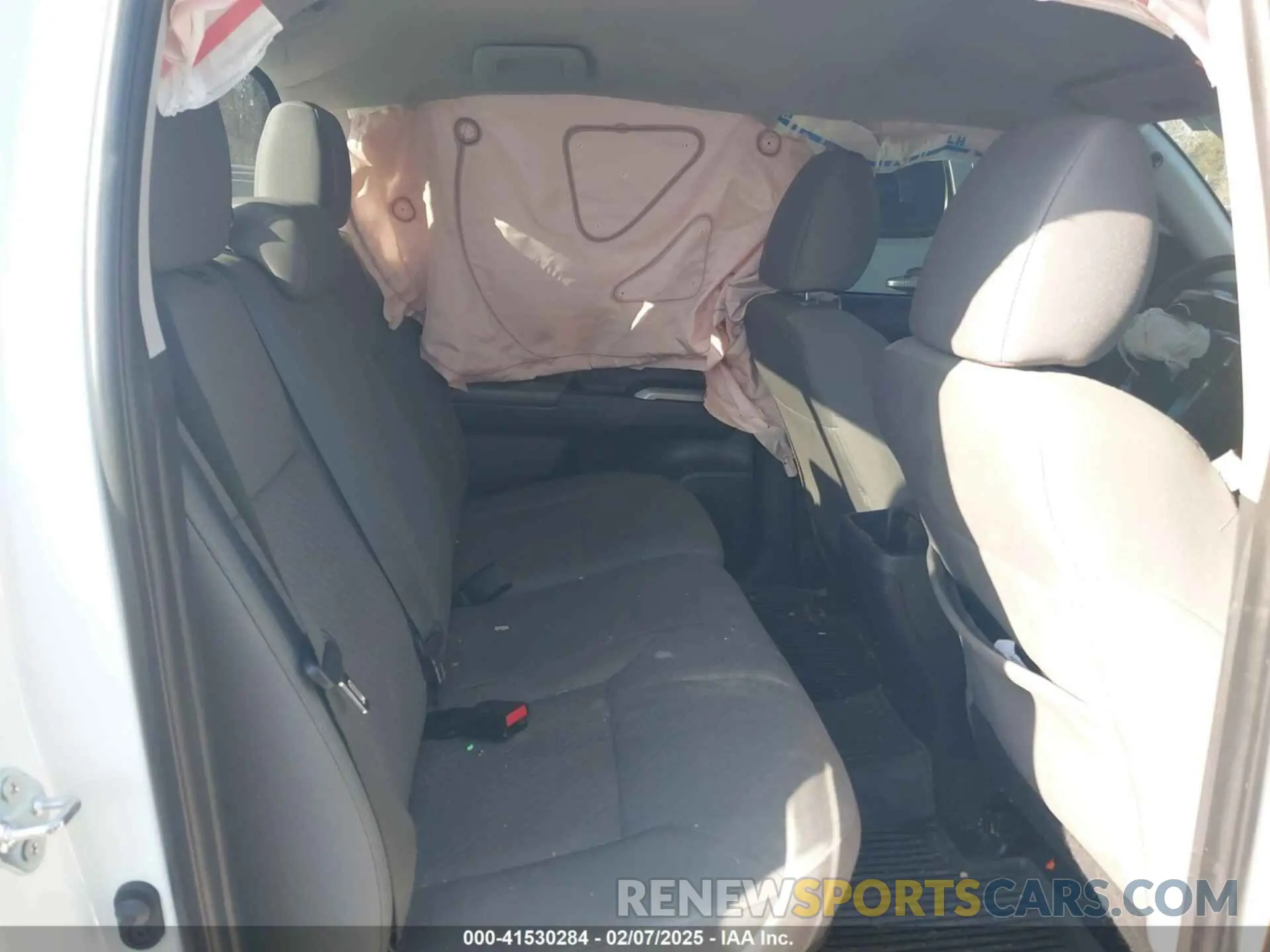 8 fotografías del automóvil dañado 3TMAZ5CN0PM214752 TOYOTA TACOMA 2023