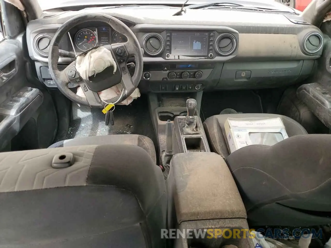 8 fotografías del automóvil dañado 3TMAZ5CN1PM197668 TOYOTA TACOMA 2023