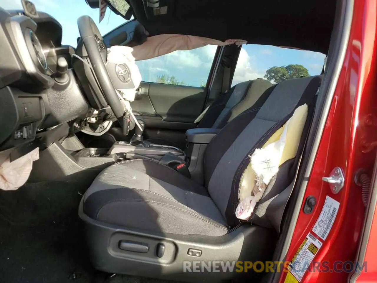 7 fotografías del automóvil dañado 3TMAZ5CN1PM208071 TOYOTA TACOMA 2023
