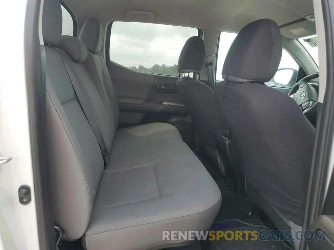 10 fotografías del automóvil dañado 3TMAZ5CN2PM209813 TOYOTA TACOMA 2023