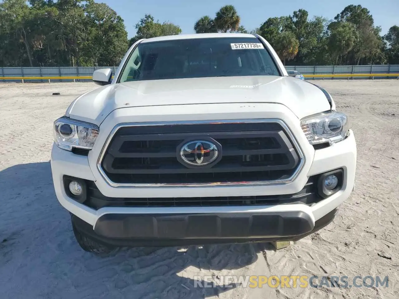5 fotografías del automóvil dañado 3TMAZ5CN3PM212056 TOYOTA TACOMA 2023
