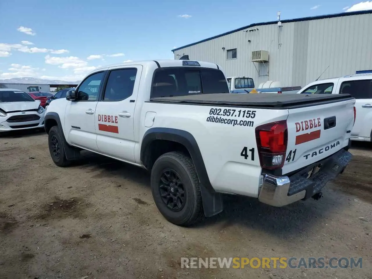 2 fotografías del automóvil dañado 3TMAZ5CN3PM219718 TOYOTA TACOMA 2023