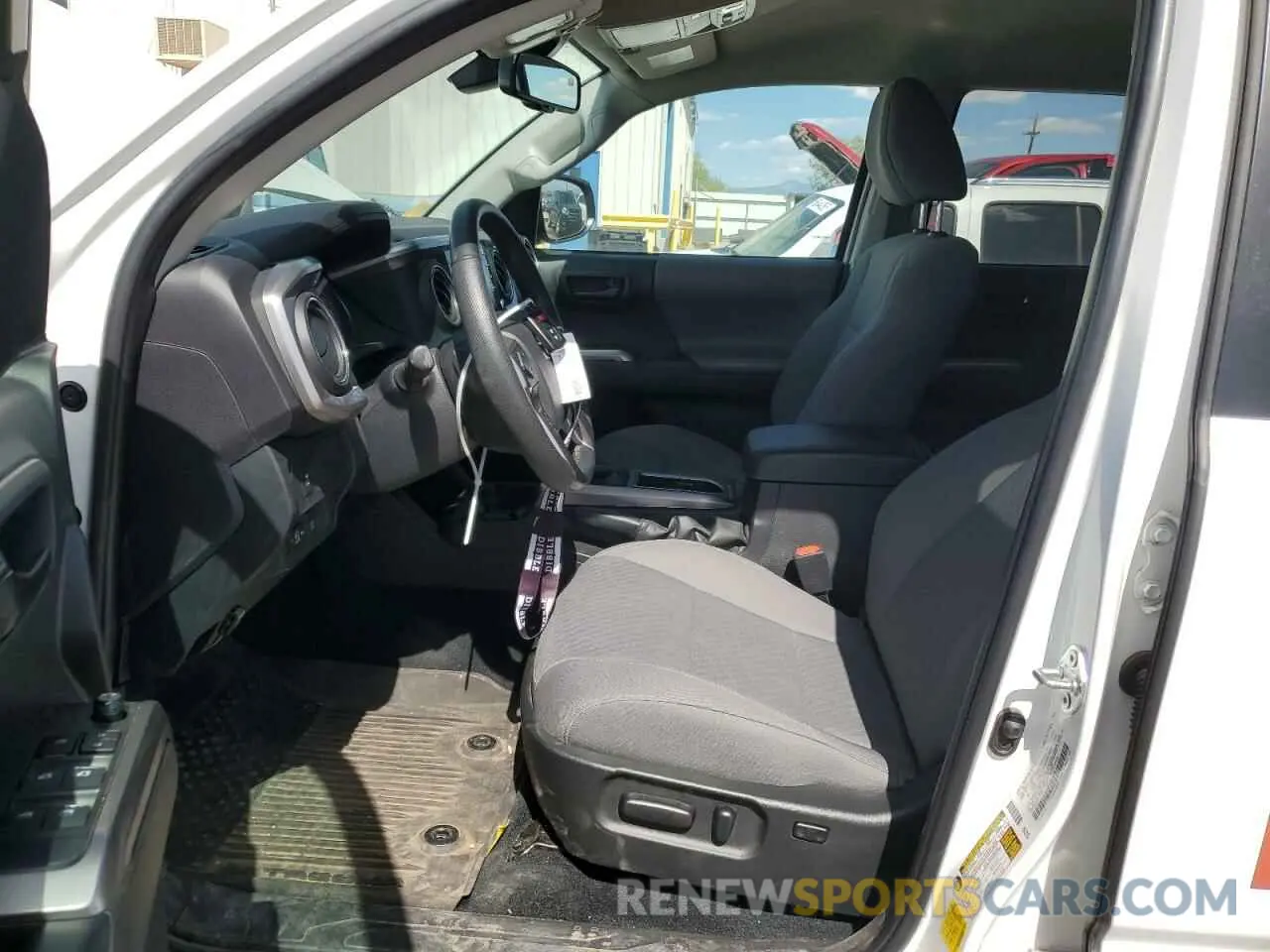 7 fotografías del automóvil dañado 3TMAZ5CN3PM219718 TOYOTA TACOMA 2023