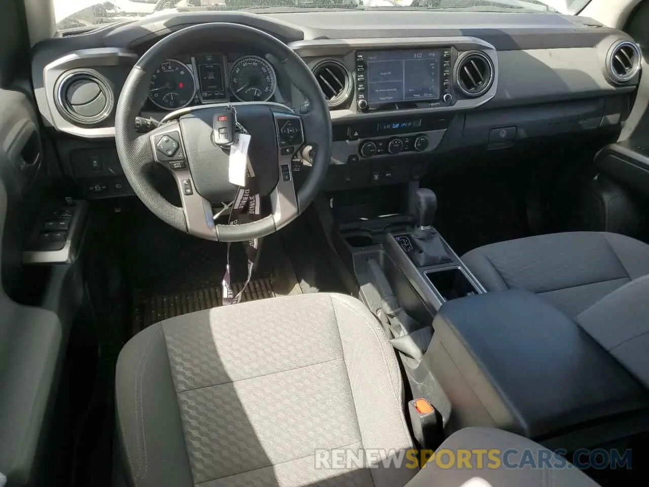 8 fotografías del automóvil dañado 3TMAZ5CN3PM219718 TOYOTA TACOMA 2023