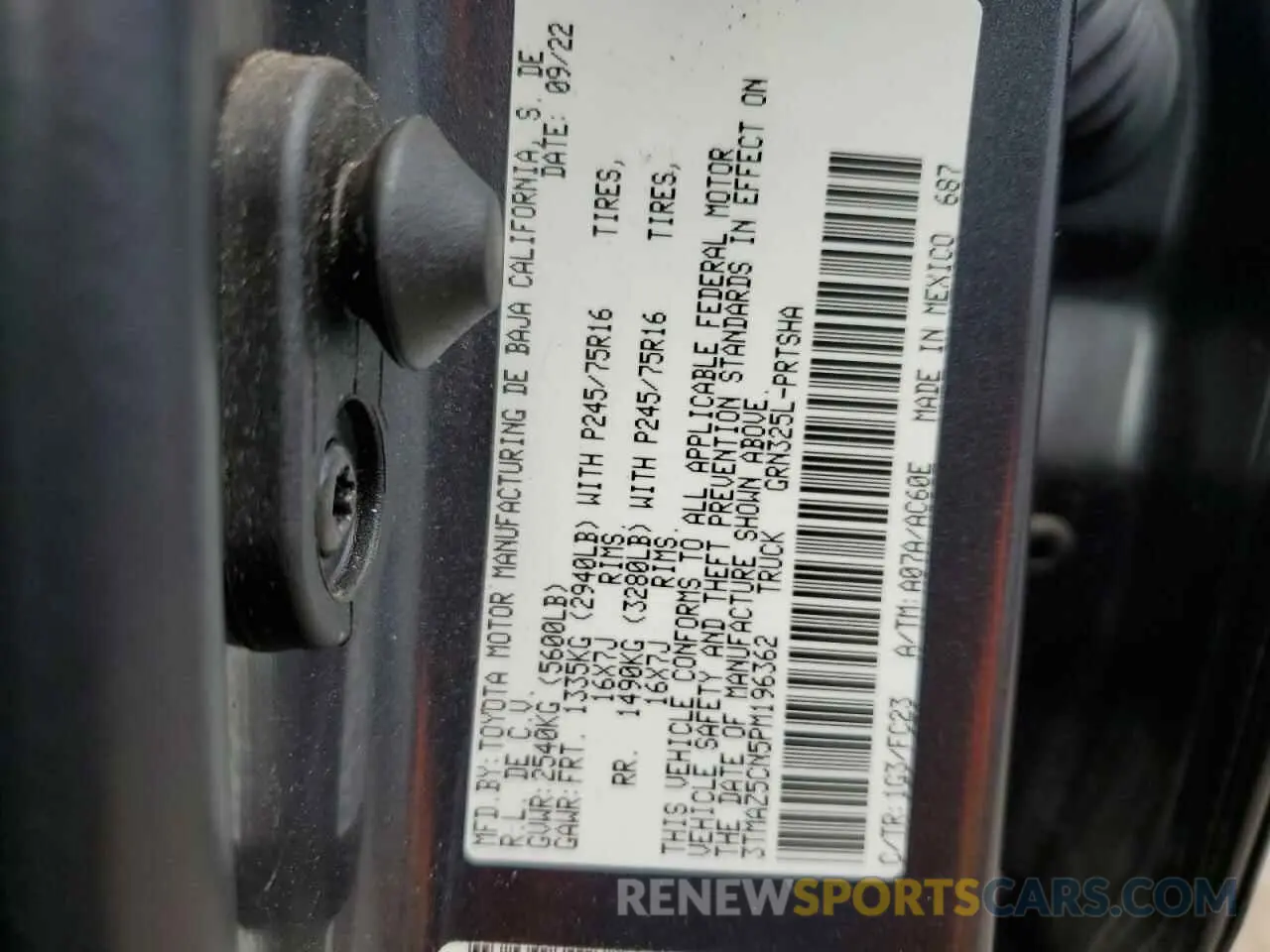 13 fotografías del automóvil dañado 3TMAZ5CN5PM196362 TOYOTA TACOMA 2023
