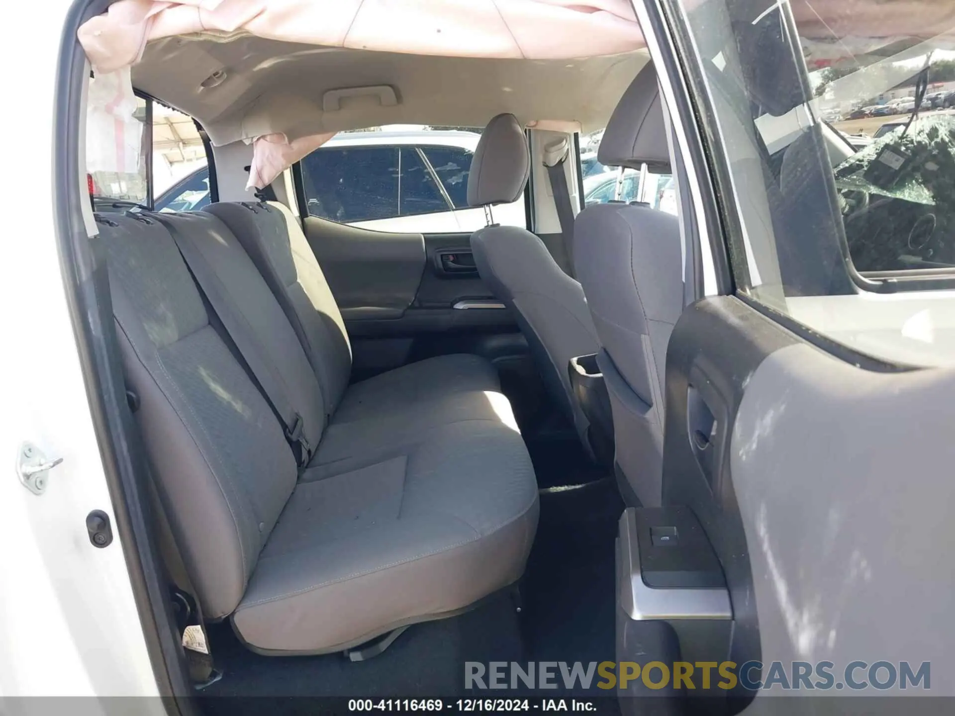8 fotografías del automóvil dañado 3TMAZ5CN5PM198547 TOYOTA TACOMA 2023