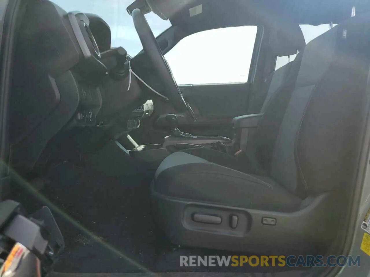 7 fotografías del automóvil dañado 3TMAZ5CN5PM208316 TOYOTA TACOMA 2023