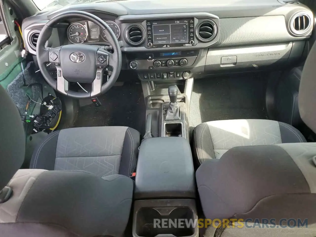 8 fotografías del automóvil dañado 3TMAZ5CN5PM208316 TOYOTA TACOMA 2023