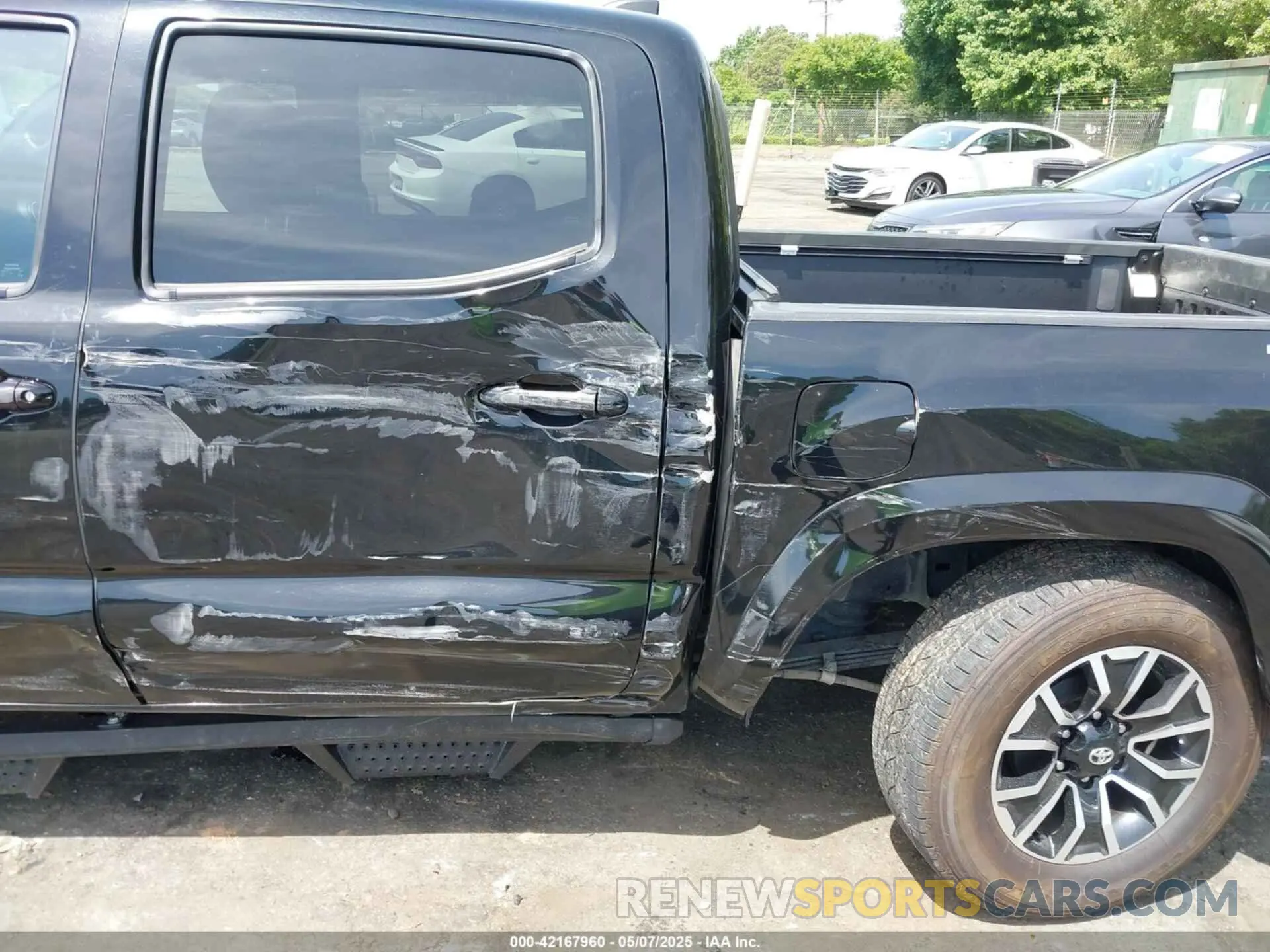 6 fotografías del automóvil dañado 3TMAZ5CN6PM197987 TOYOTA TACOMA 2023