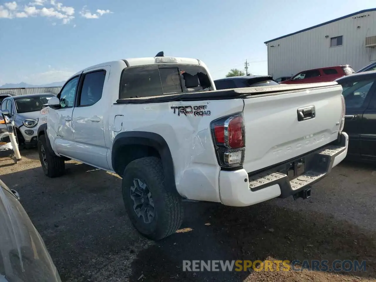 2 fotografías del automóvil dañado 3TMAZ5CN6PM216781 TOYOTA TACOMA 2023