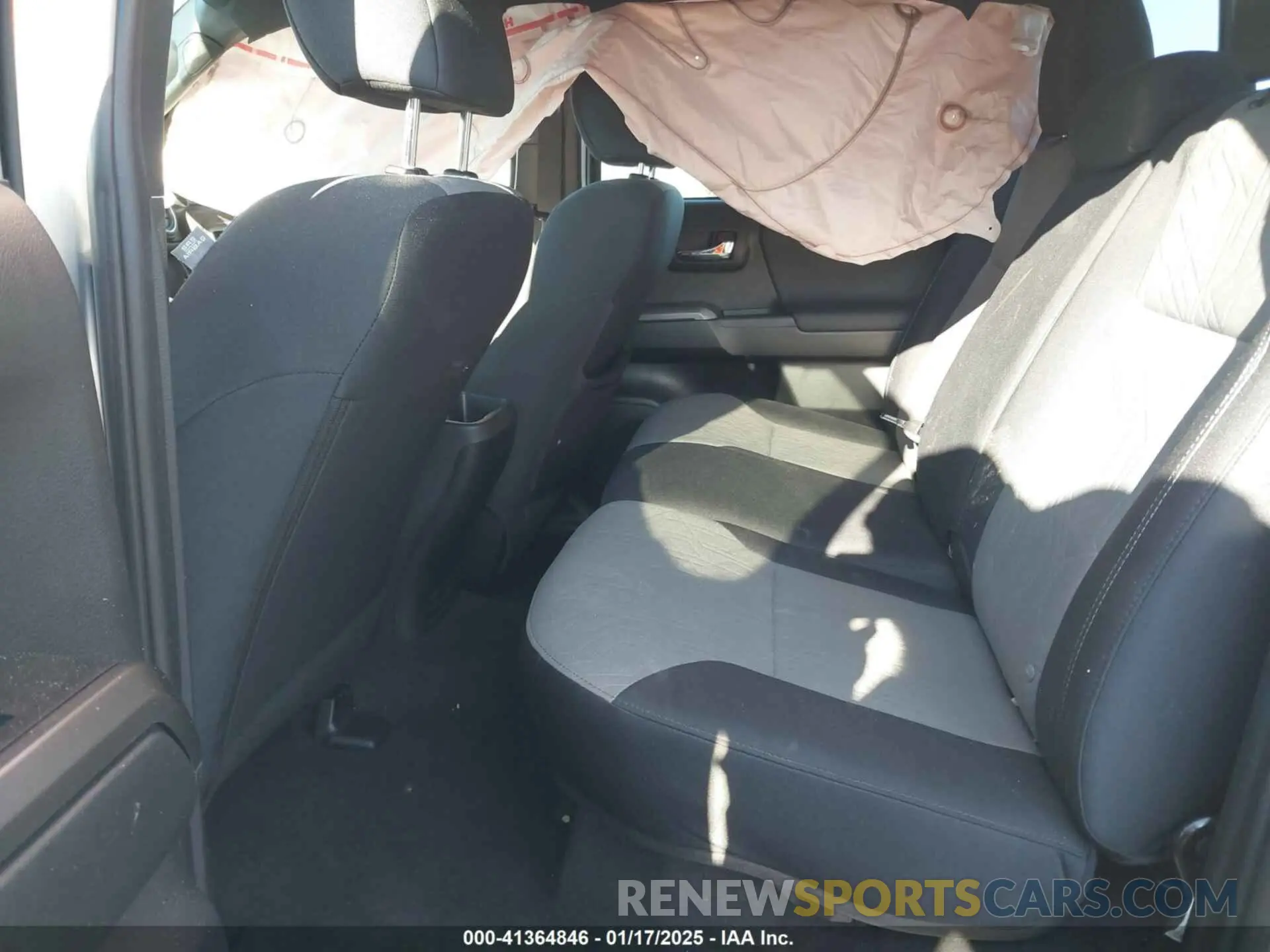 8 fotografías del automóvil dañado 3TMAZ5CN7PM213050 TOYOTA TACOMA 2023