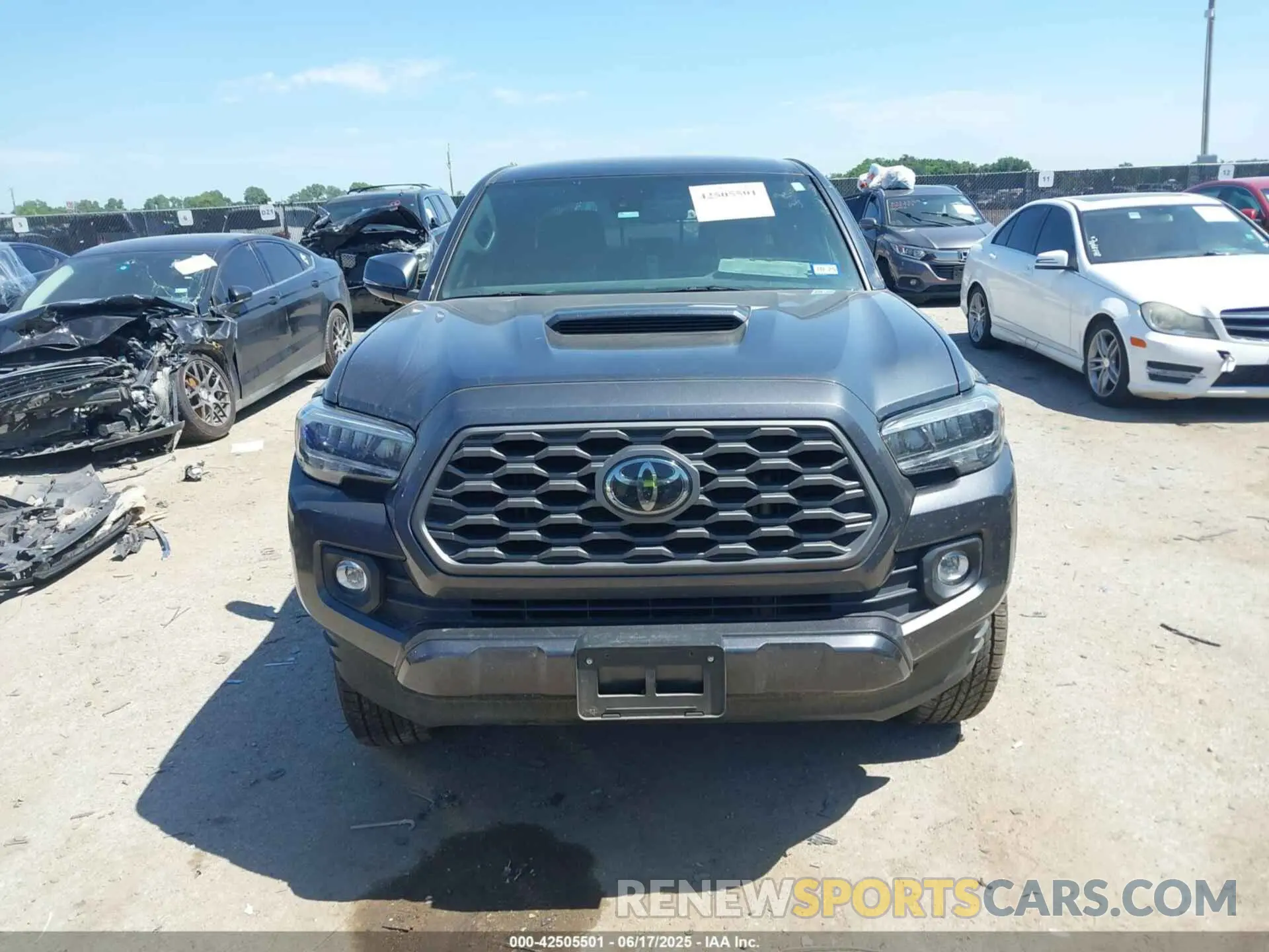 13 fotografías del automóvil dañado 3TMAZ5CN7PM216238 TOYOTA TACOMA 2023