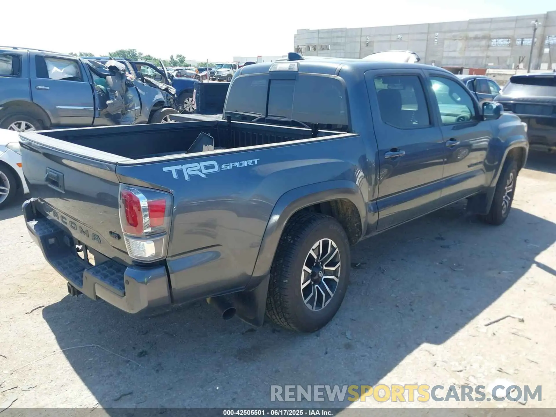 4 fotografías del automóvil dañado 3TMAZ5CN7PM216238 TOYOTA TACOMA 2023