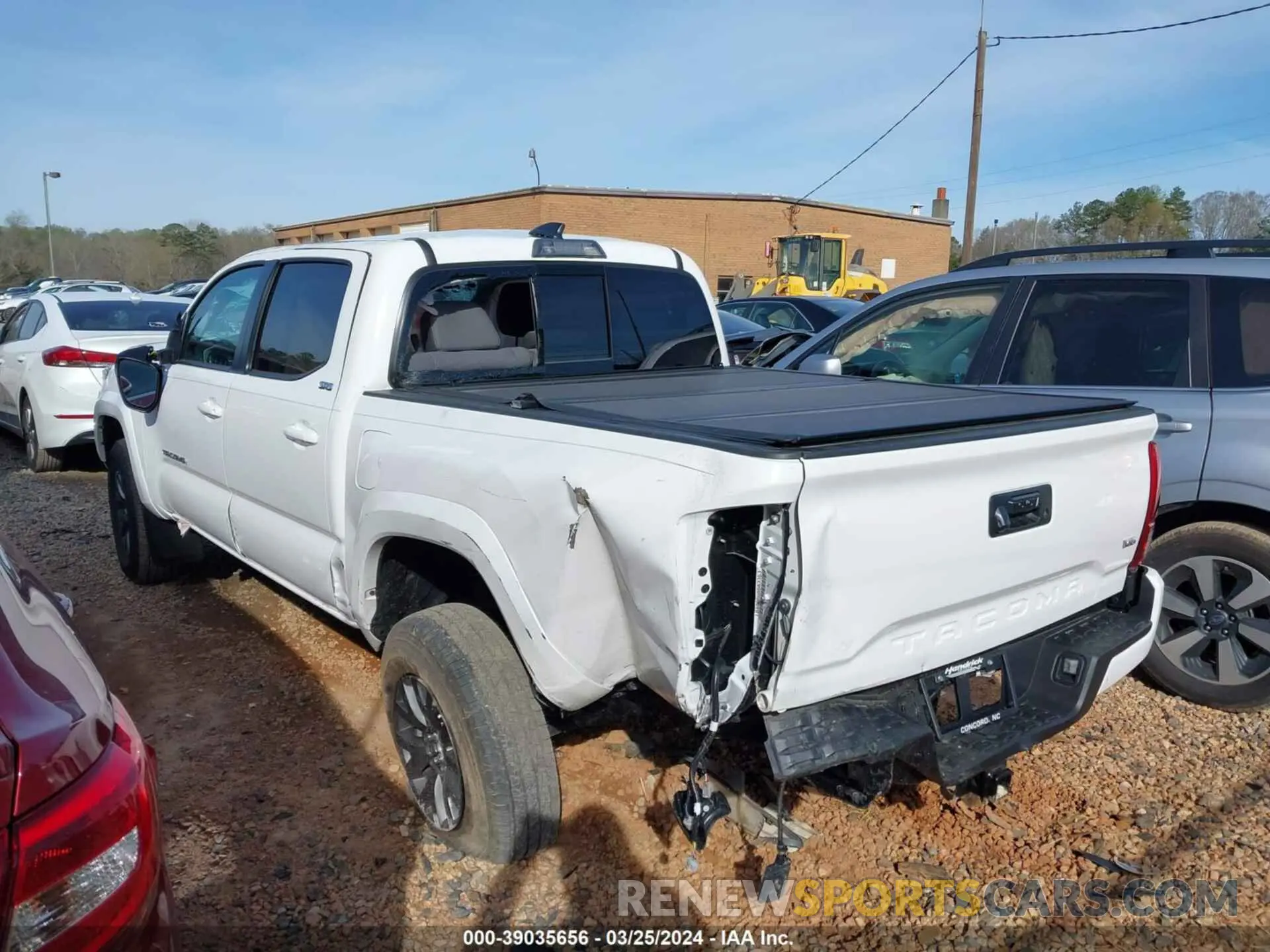 3 fotografías del automóvil dañado 3TMAZ5CN7PM217373 TOYOTA TACOMA 2023