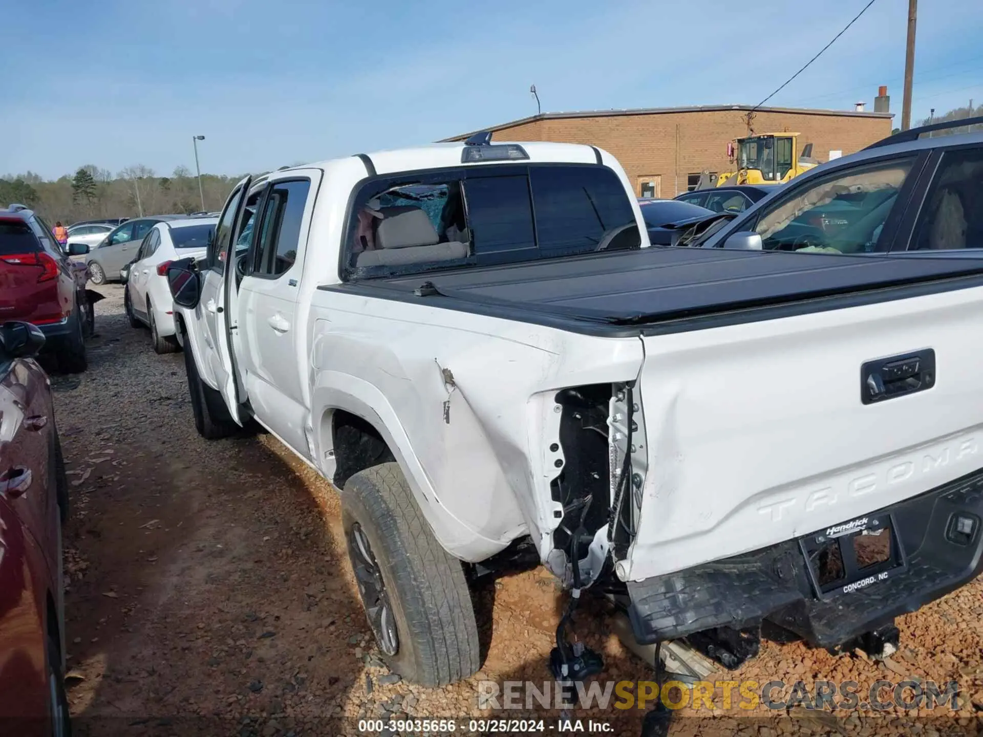 6 fotografías del automóvil dañado 3TMAZ5CN7PM217373 TOYOTA TACOMA 2023