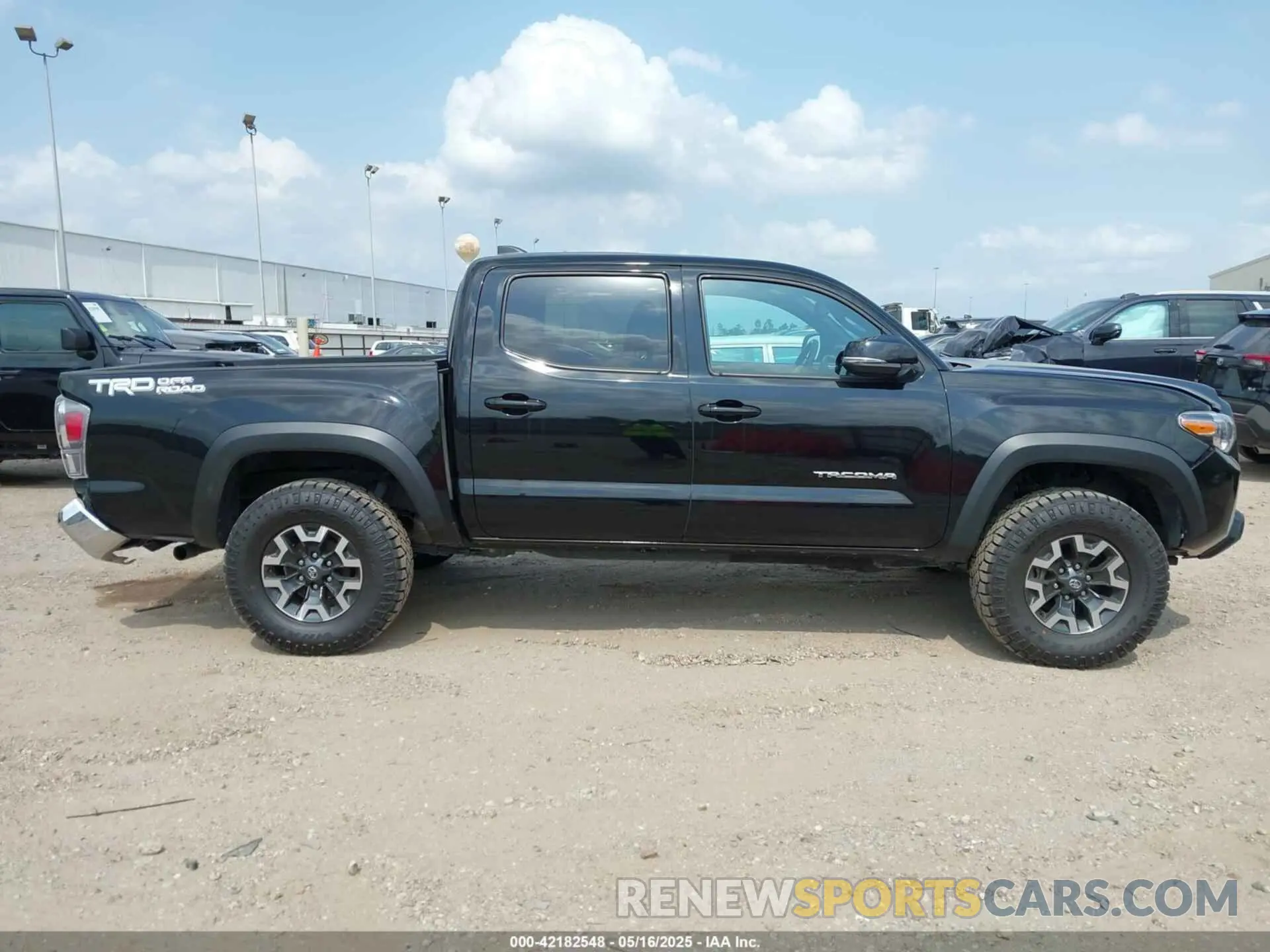 13 fotografías del automóvil dañado 3TMAZ5CN8PM214756 TOYOTA TACOMA 2023