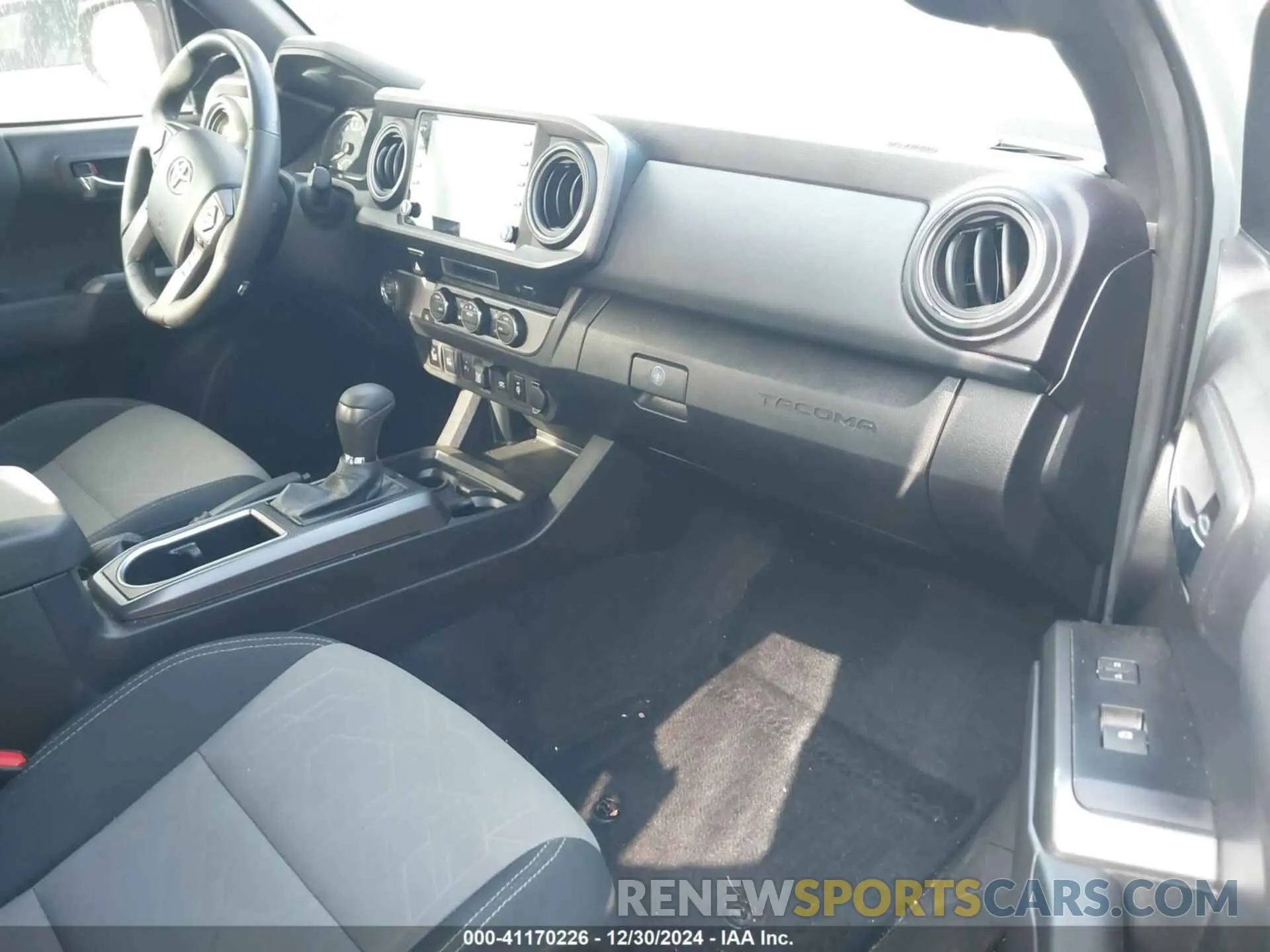 5 fotografías del automóvil dañado 3TMAZ5CNXPM204942 TOYOTA TACOMA 2023