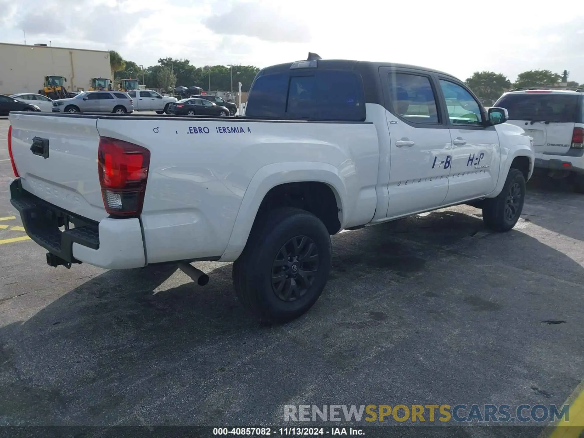 4 fotografías del automóvil dañado 3TMBZ5DN0PM039311 TOYOTA TACOMA 2023