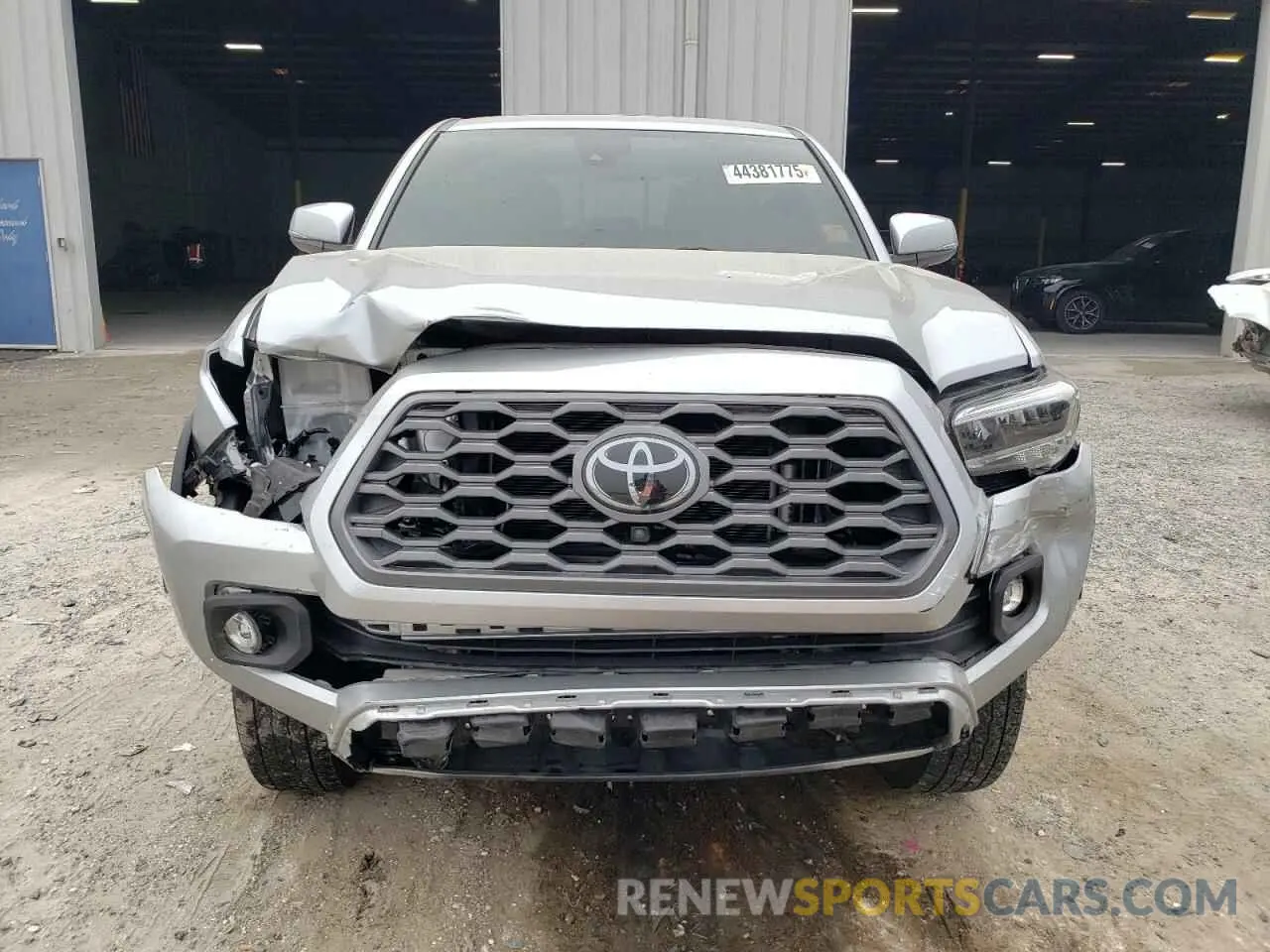 5 fotografías del automóvil dañado 3TMCZ5AN0PM552115 TOYOTA TACOMA 2023