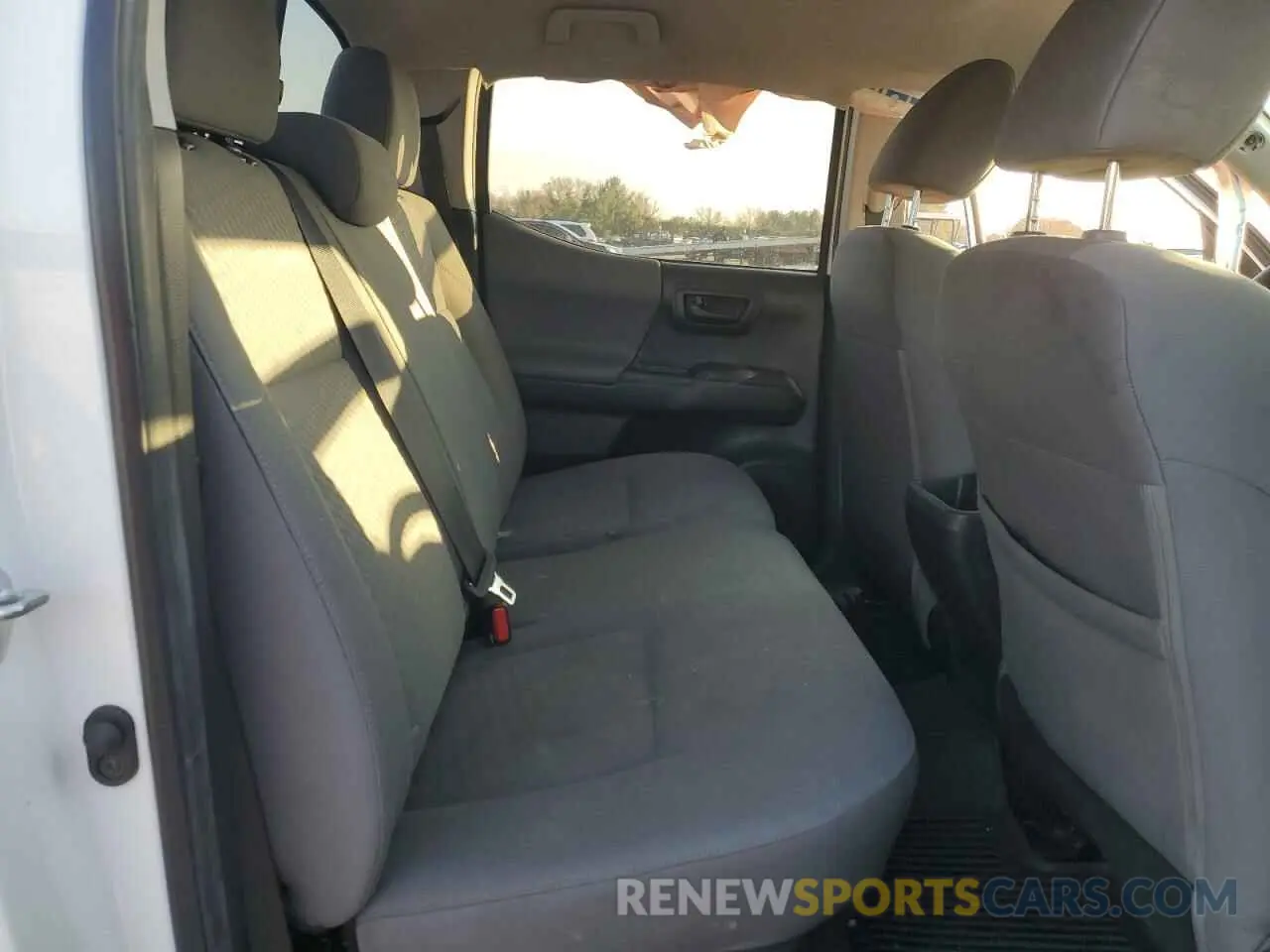10 fotografías del automóvil dañado 3TMCZ5AN0PM580125 TOYOTA TACOMA 2023