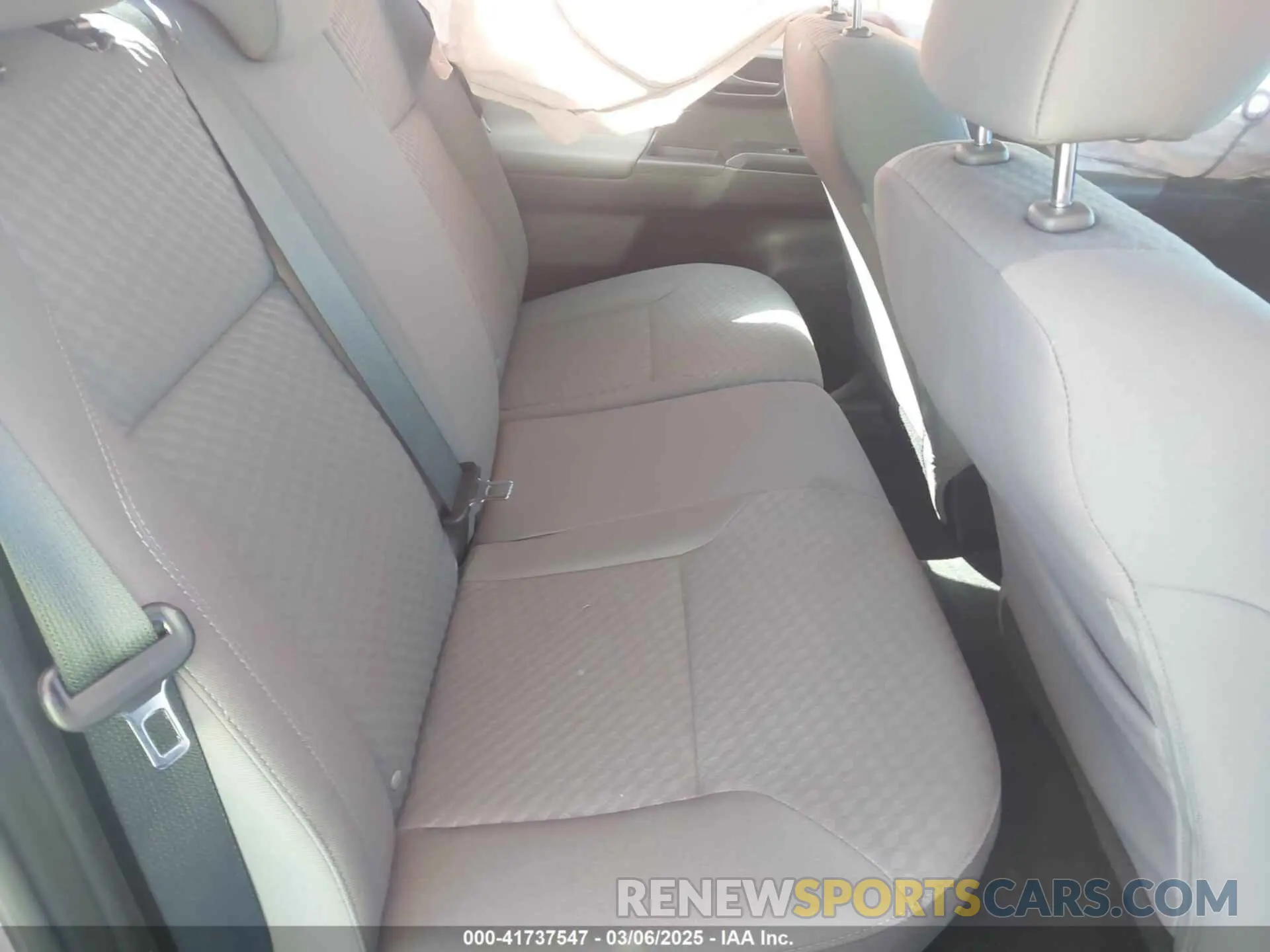 8 fotografías del automóvil dañado 3TMCZ5AN0PM633759 TOYOTA TACOMA 2023