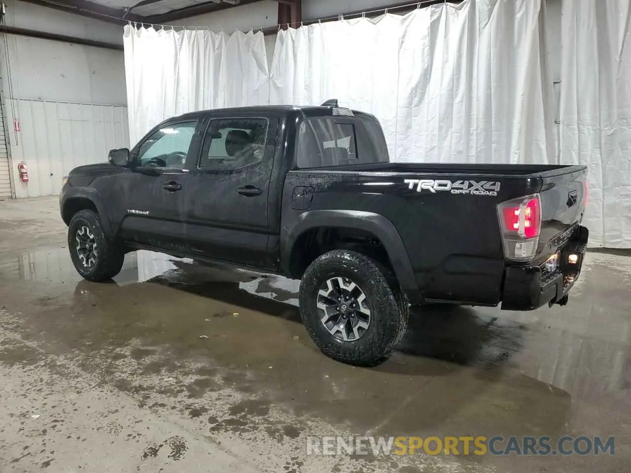 2 fotografías del automóvil dañado 3TMCZ5AN0PM636130 TOYOTA TACOMA 2023