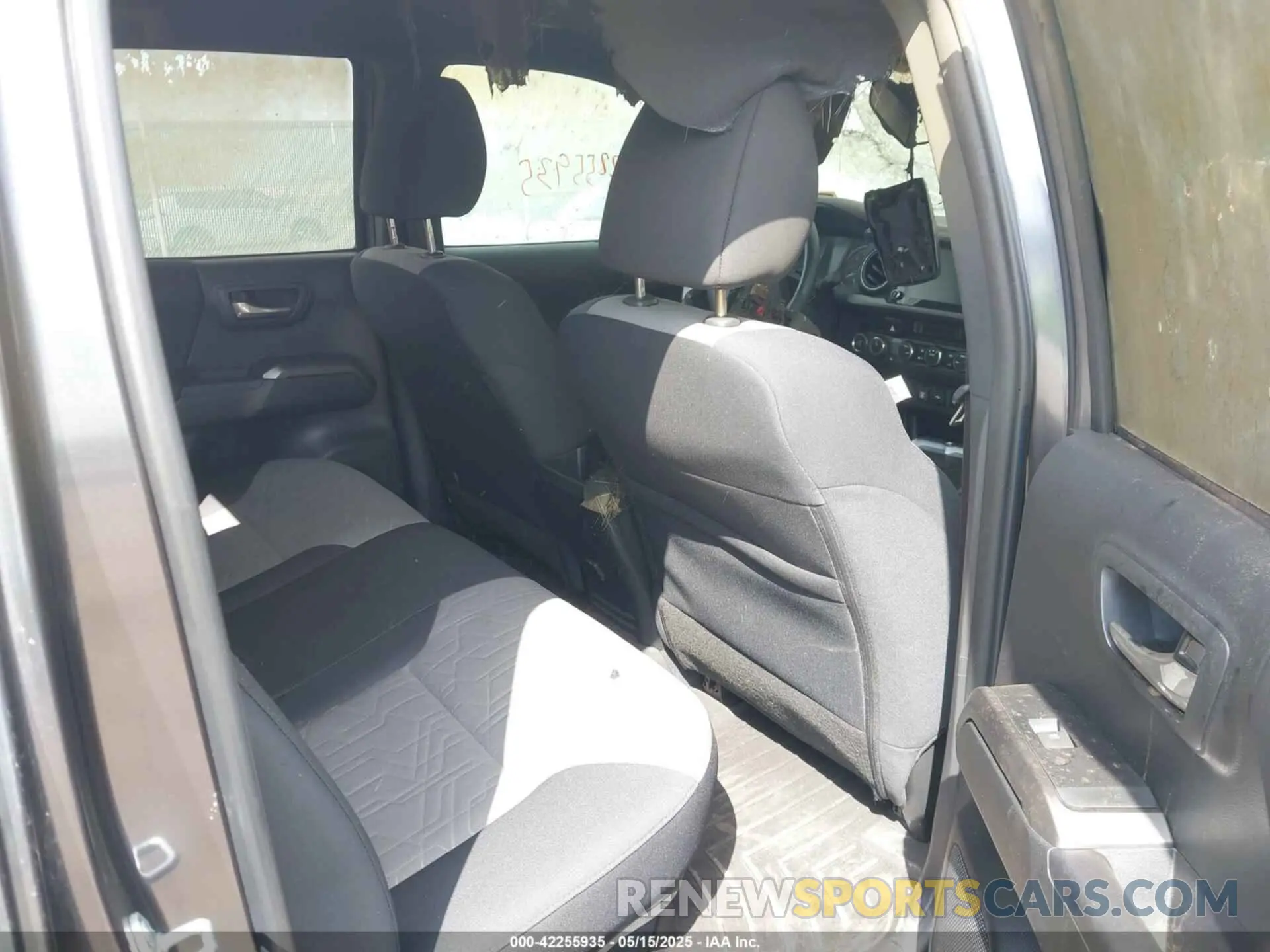 8 fotografías del automóvil dañado 3TMCZ5AN0PM636306 TOYOTA TACOMA 2023