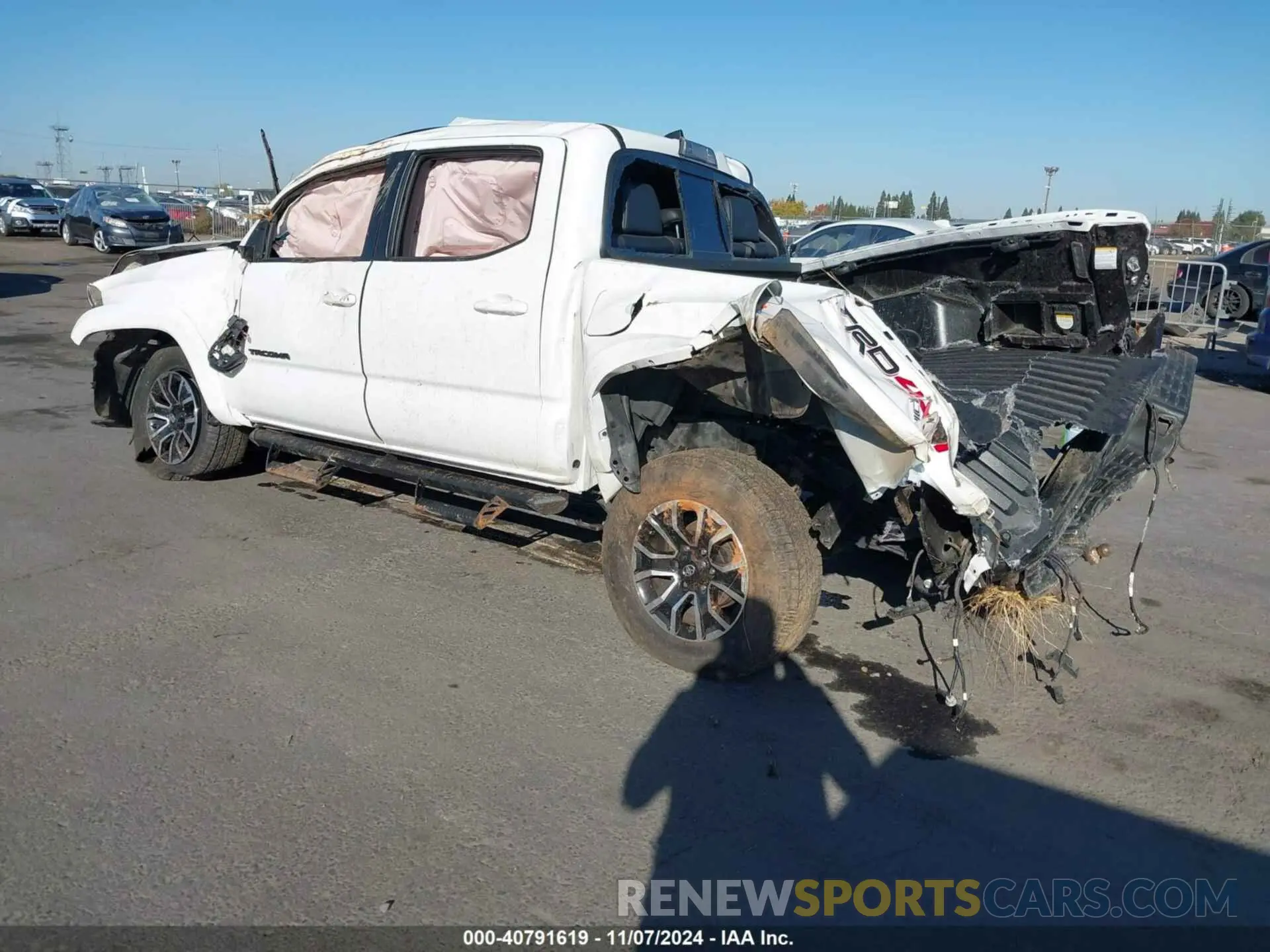 3 fotografías del automóvil dañado 3TMCZ5AN0PM646172 TOYOTA TACOMA 2023