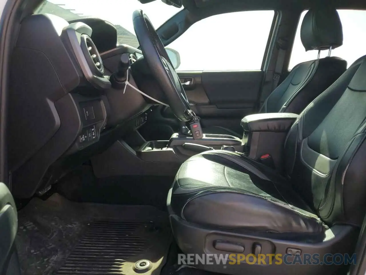 7 fotografías del automóvil dañado 3TMCZ5AN1PM533640 TOYOTA TACOMA 2023