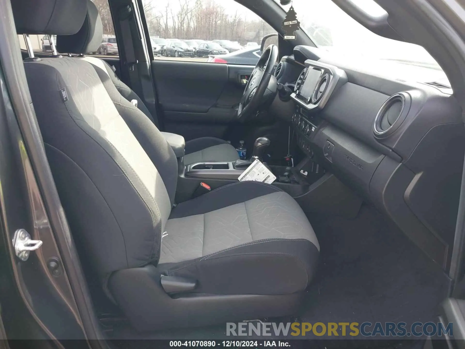5 fotografías del automóvil dañado 3TMCZ5AN1PM539082 TOYOTA TACOMA 2023