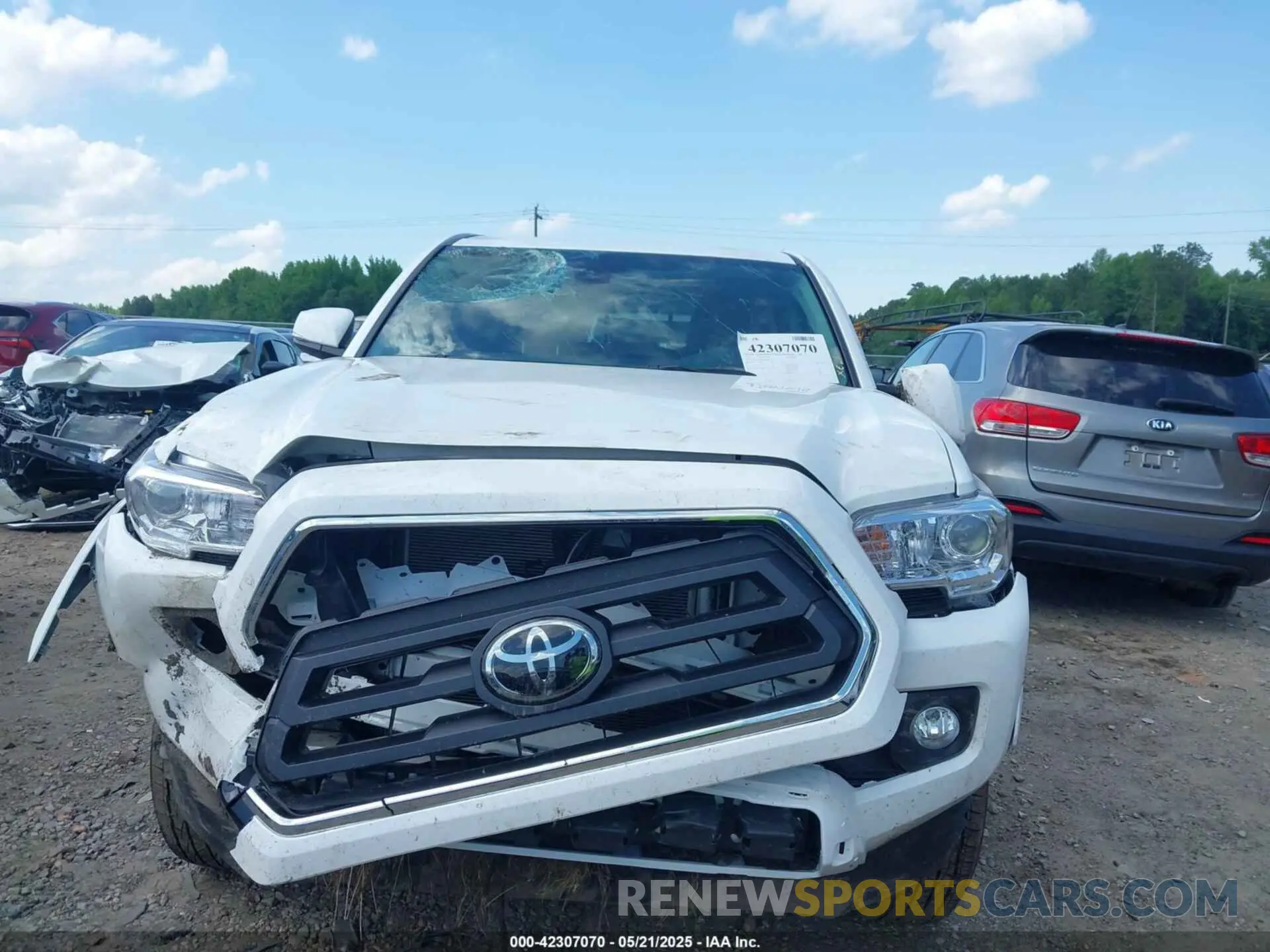 12 fotografías del automóvil dañado 3TMCZ5AN1PM580022 TOYOTA TACOMA 2023