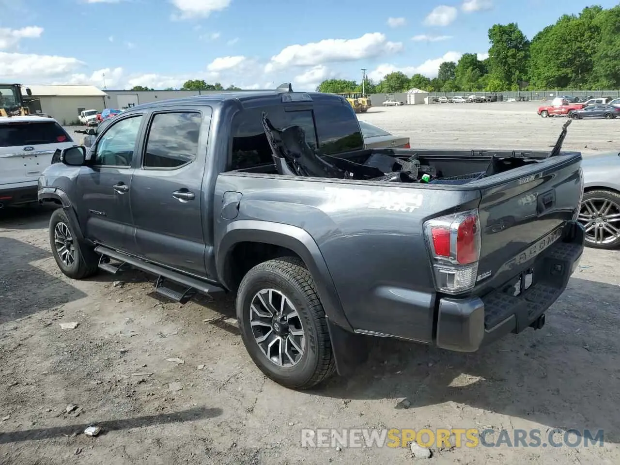 2 fotografías del automóvil dañado 3TMCZ5AN1PM582613 TOYOTA TACOMA 2023