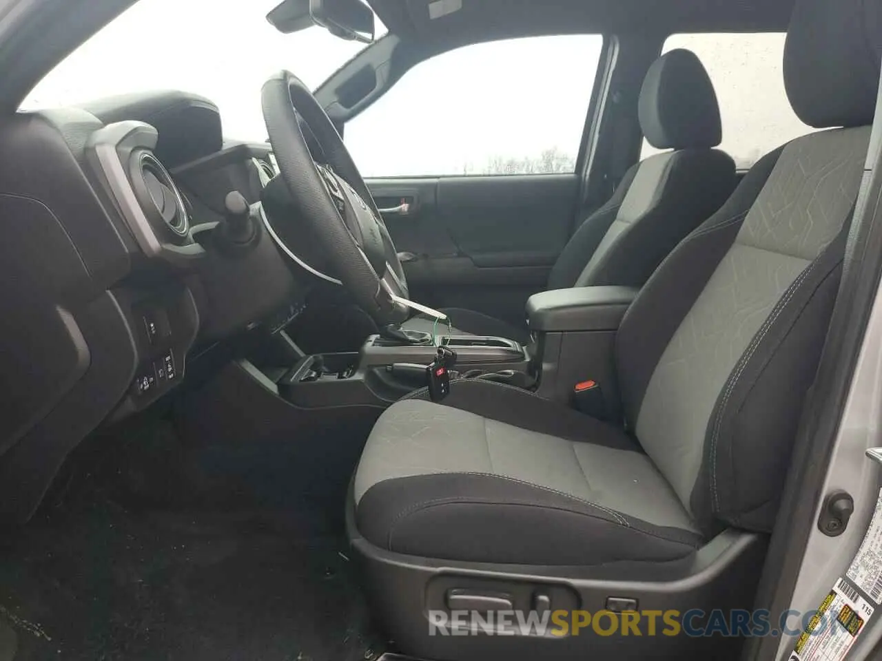 7 fotografías del automóvil dañado 3TMCZ5AN1PM640476 TOYOTA TACOMA 2023