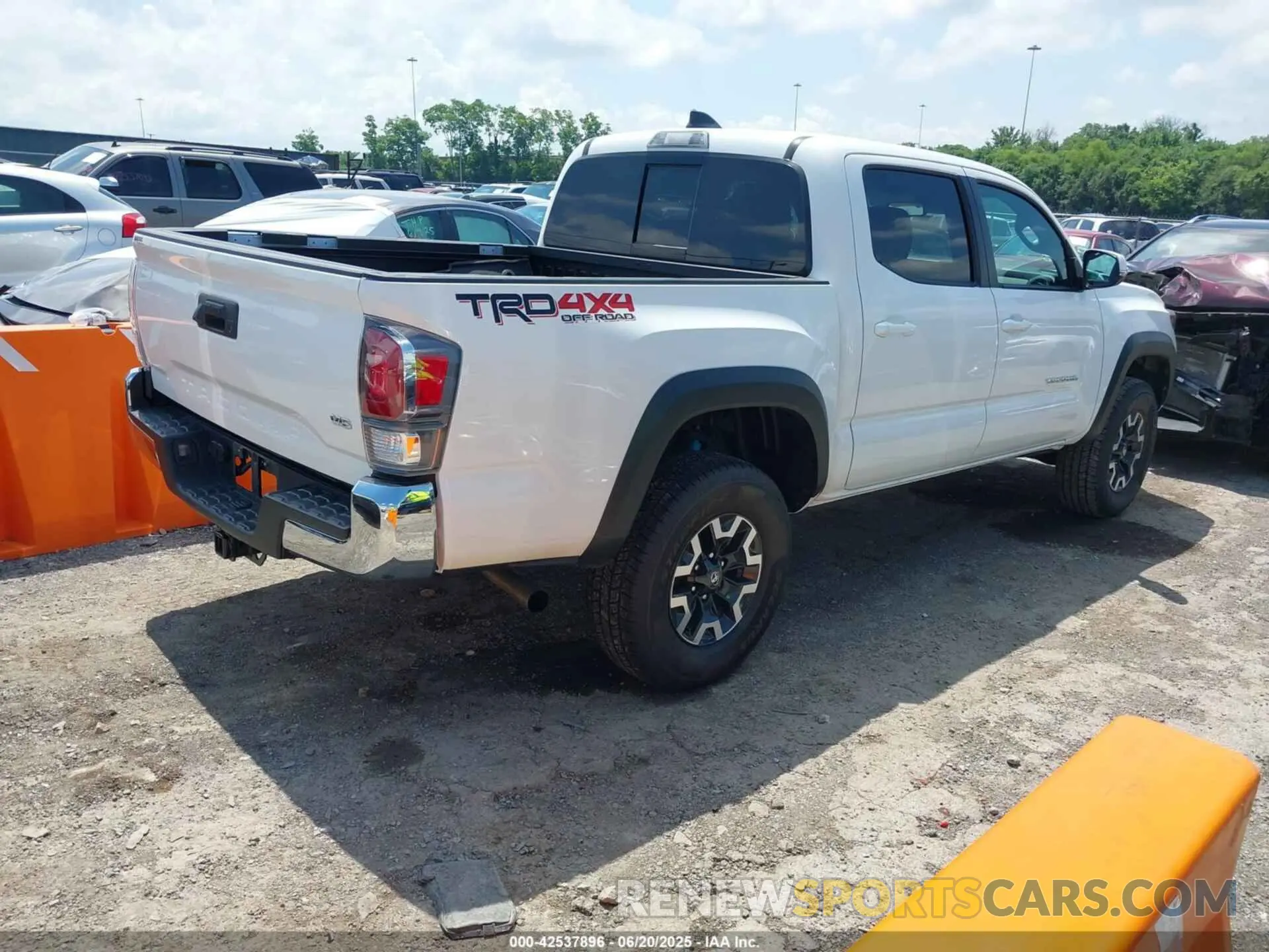 4 fotografías del automóvil dañado 3TMCZ5AN1PM655009 TOYOTA TACOMA 2023