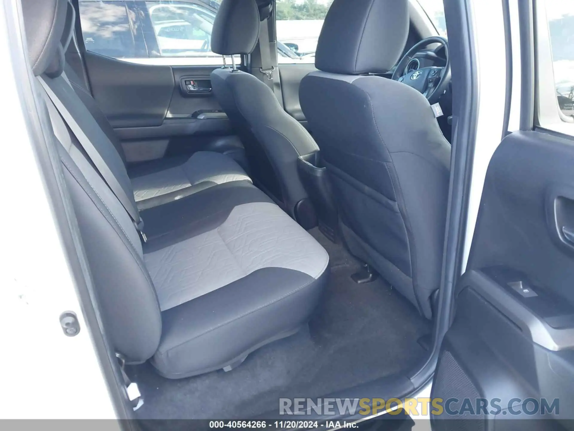8 fotografías del automóvil dañado 3TMCZ5AN2PM558837 TOYOTA TACOMA 2023