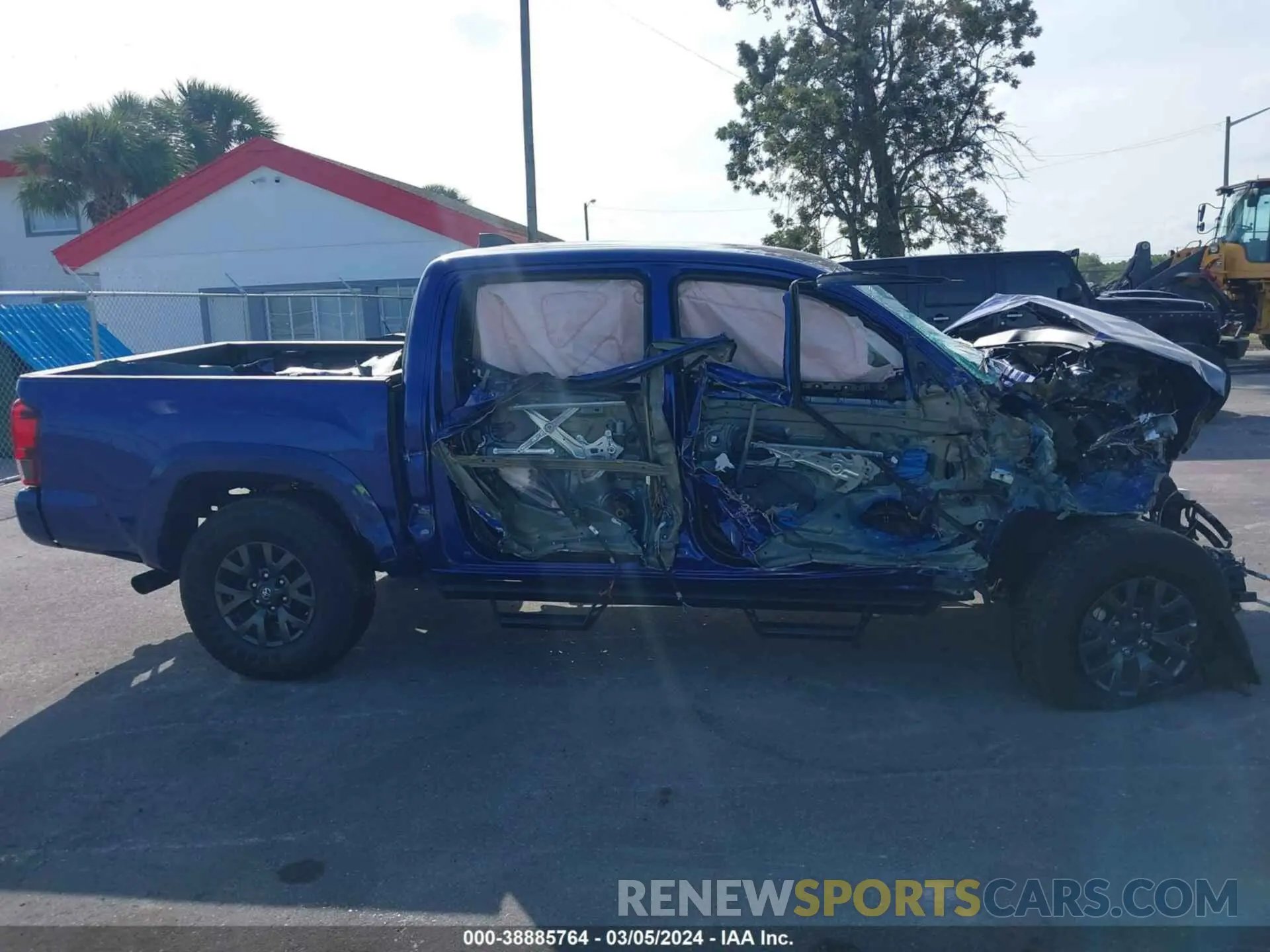12 fotografías del automóvil dañado 3TMCZ5AN2PM569577 TOYOTA TACOMA 2023
