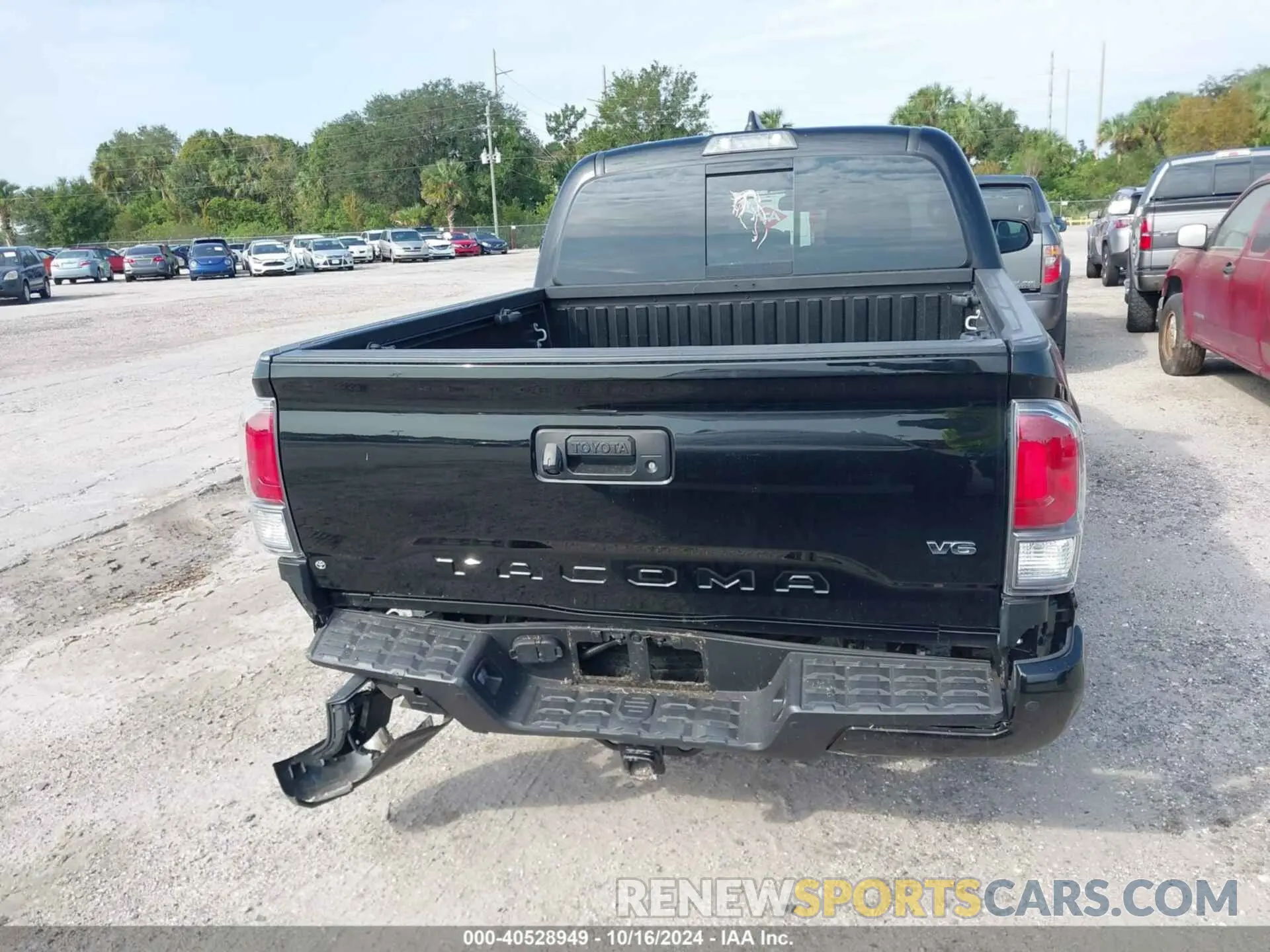 17 fotografías del automóvil dañado 3TMCZ5AN2PM585889 TOYOTA TACOMA 2023