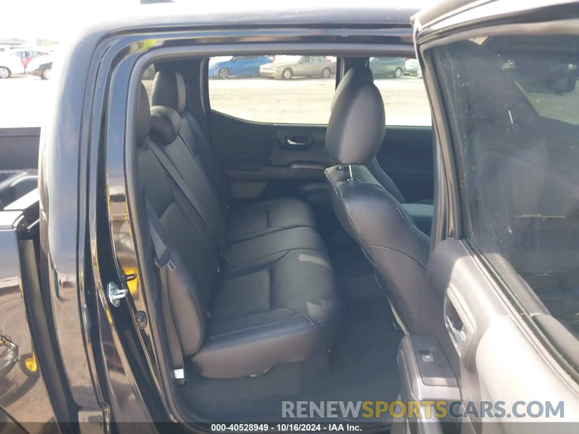 8 fotografías del automóvil dañado 3TMCZ5AN2PM585889 TOYOTA TACOMA 2023