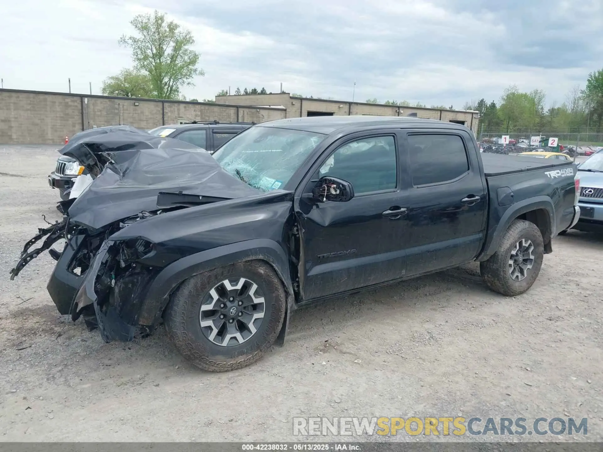 2 fotografías del automóvil dañado 3TMCZ5AN2PM598464 TOYOTA TACOMA 2023