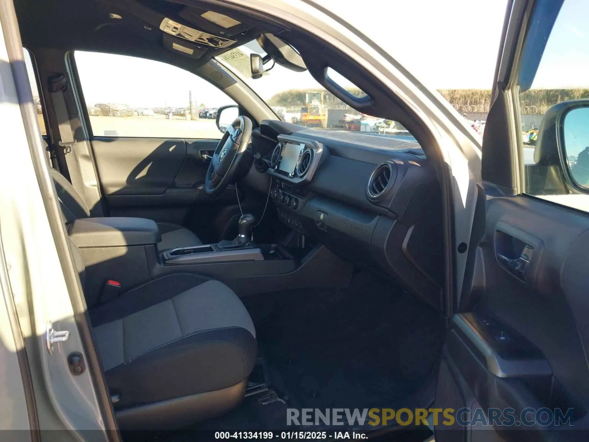 5 fotografías del automóvil dañado 3TMCZ5AN2PM619104 TOYOTA TACOMA 2023