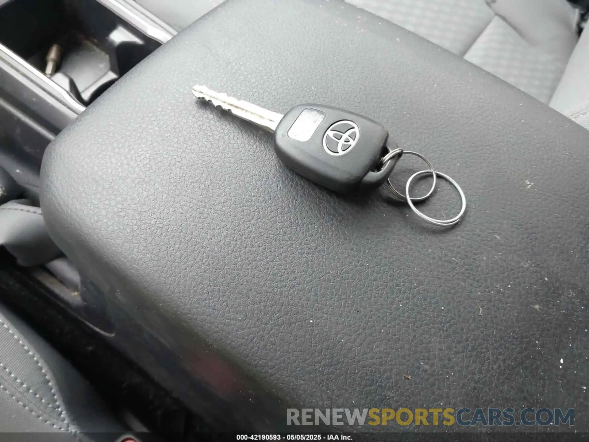 11 fotografías del automóvil dañado 3TMCZ5AN2PM630667 TOYOTA TACOMA 2023