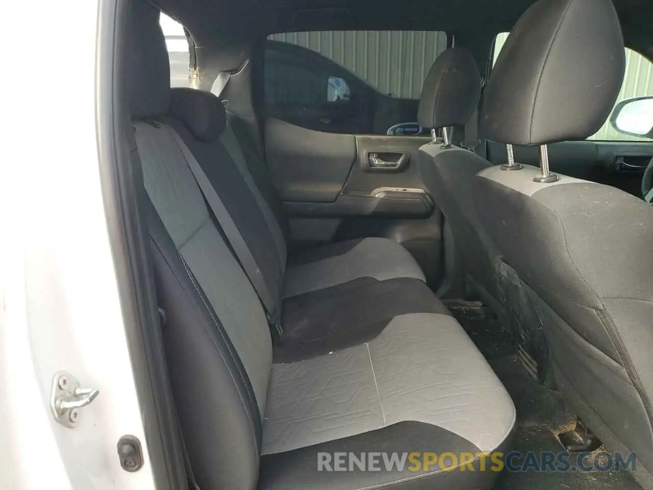 10 fotografías del automóvil dañado 3TMCZ5AN2PM650854 TOYOTA TACOMA 2023