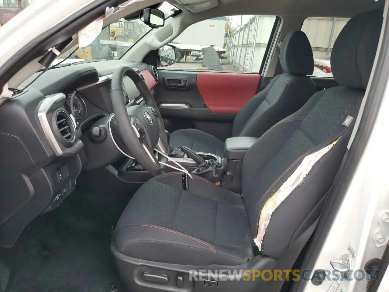 7 fotografías del automóvil dañado 3TMCZ5AN3PM647512 TOYOTA TACOMA 2023