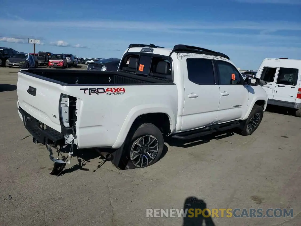 3 fotografías del automóvil dañado 3TMCZ5AN3PM654542 TOYOTA TACOMA 2023