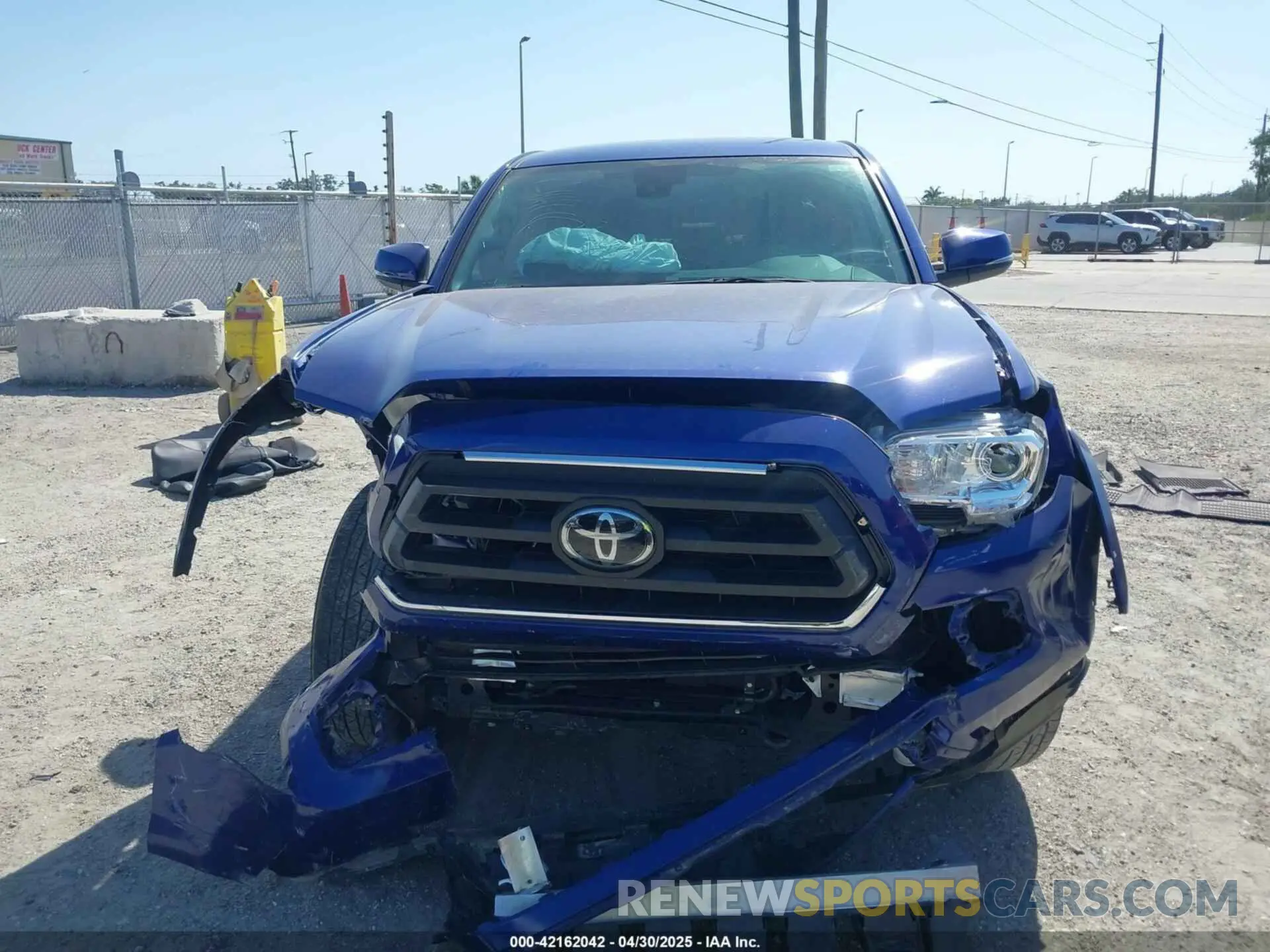 11 fotografías del automóvil dañado 3TMCZ5AN4PM573372 TOYOTA TACOMA 2023