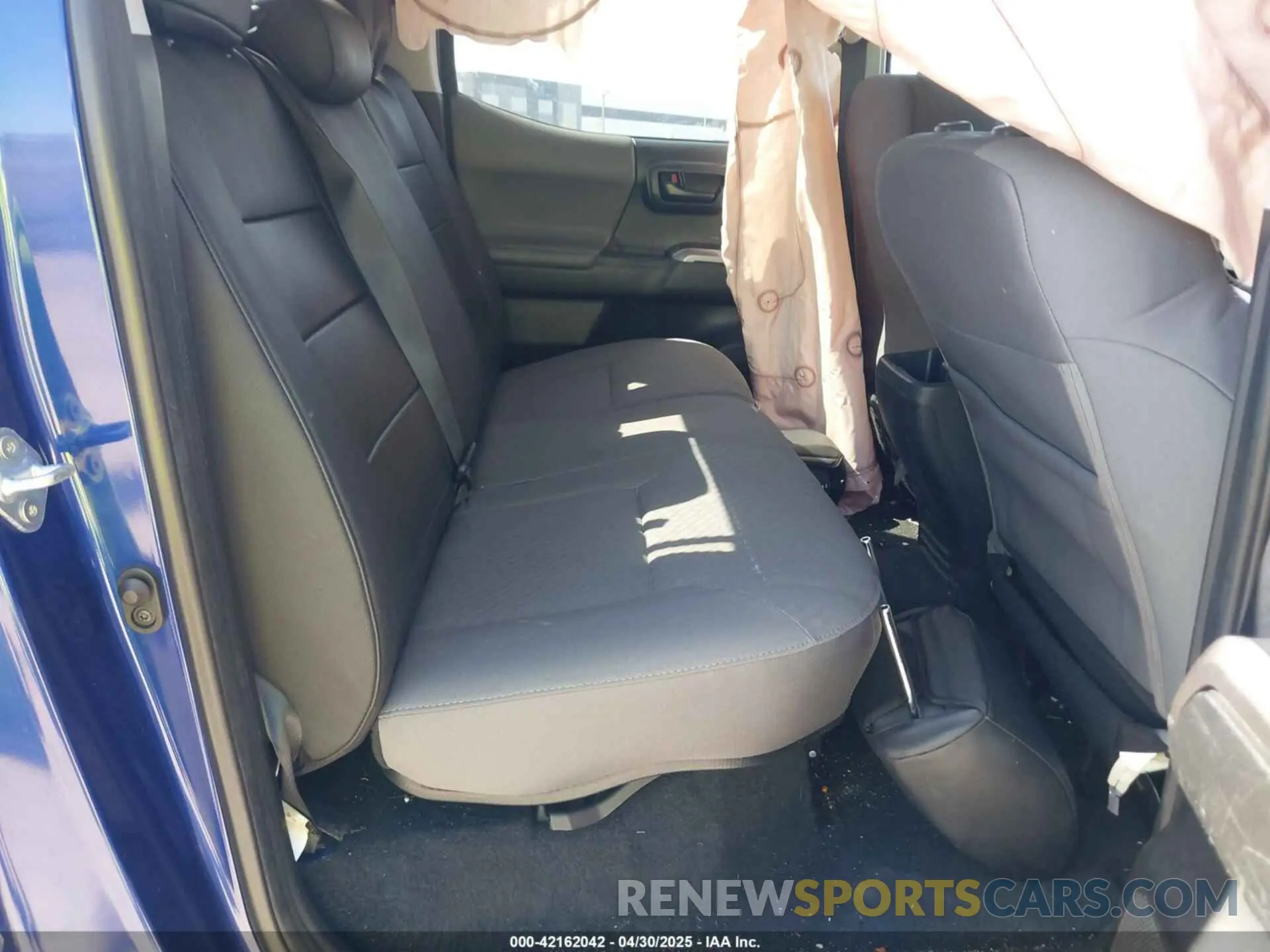 8 fotografías del automóvil dañado 3TMCZ5AN4PM573372 TOYOTA TACOMA 2023