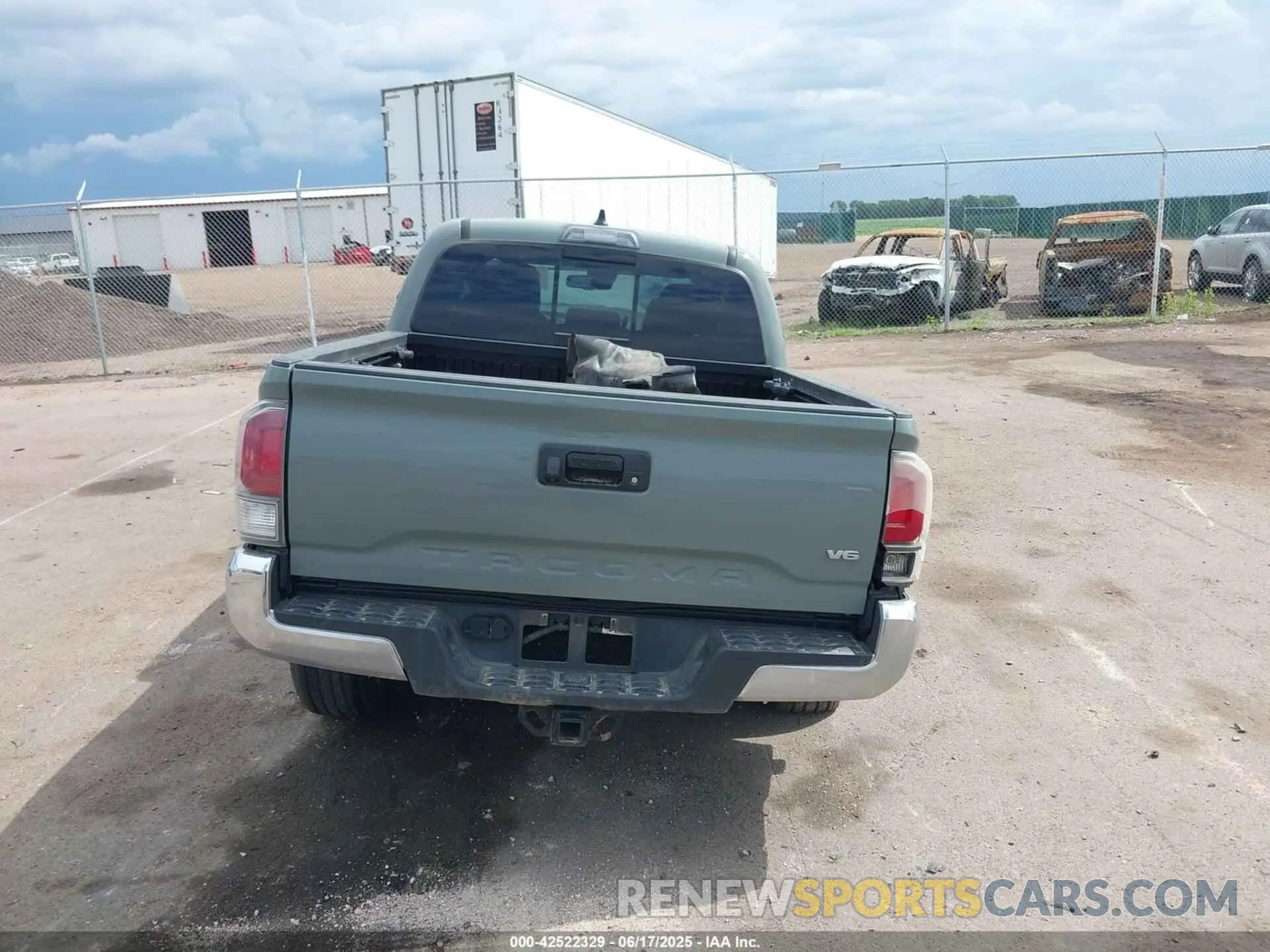 17 fotografías del automóvil dañado 3TMCZ5AN4PM597686 TOYOTA TACOMA 2023
