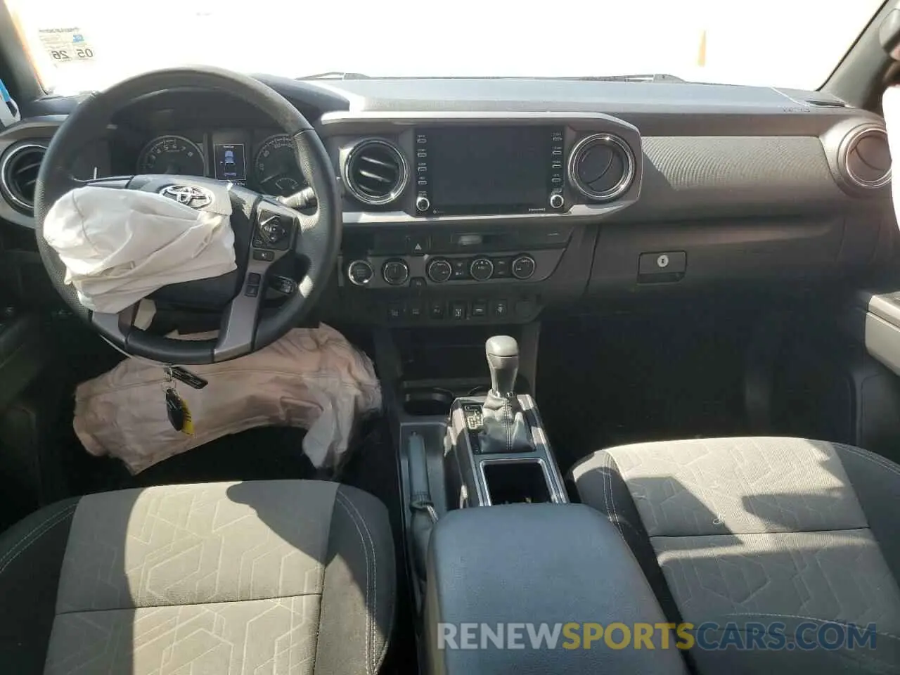 8 fotografías del automóvil dañado 3TMCZ5AN4PM627365 TOYOTA TACOMA 2023