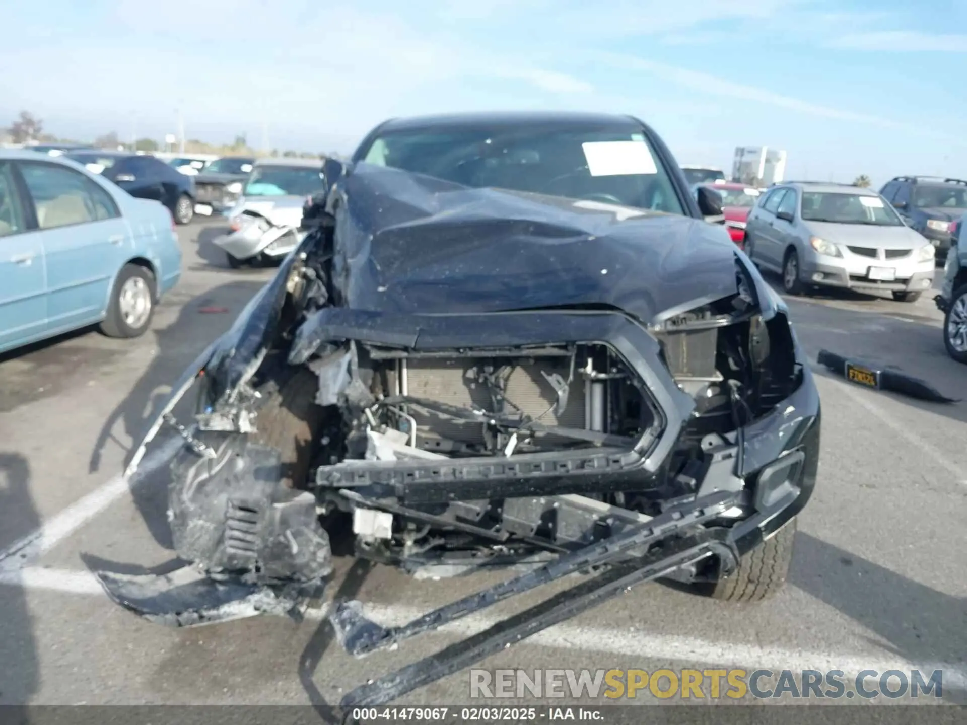 12 fotografías del automóvil dañado 3TMCZ5AN5PM533379 TOYOTA TACOMA 2023